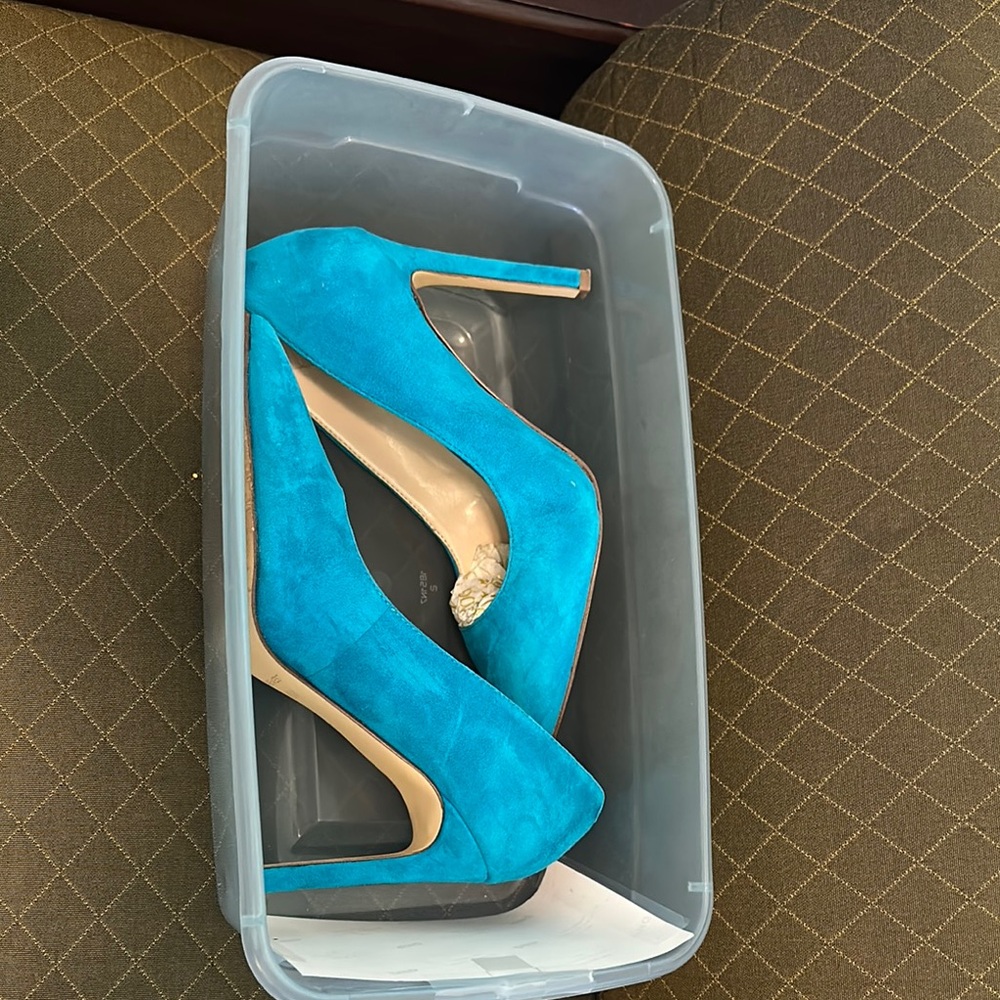 Nine West Women's Blue Suede Heels - Picture 9 of 11